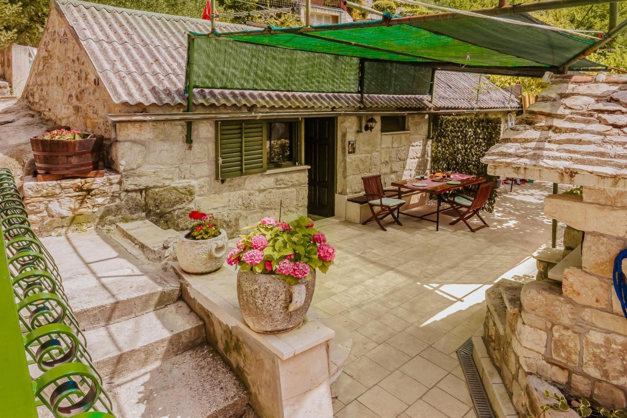 Villa Mini stone house Omiš Esterno foto