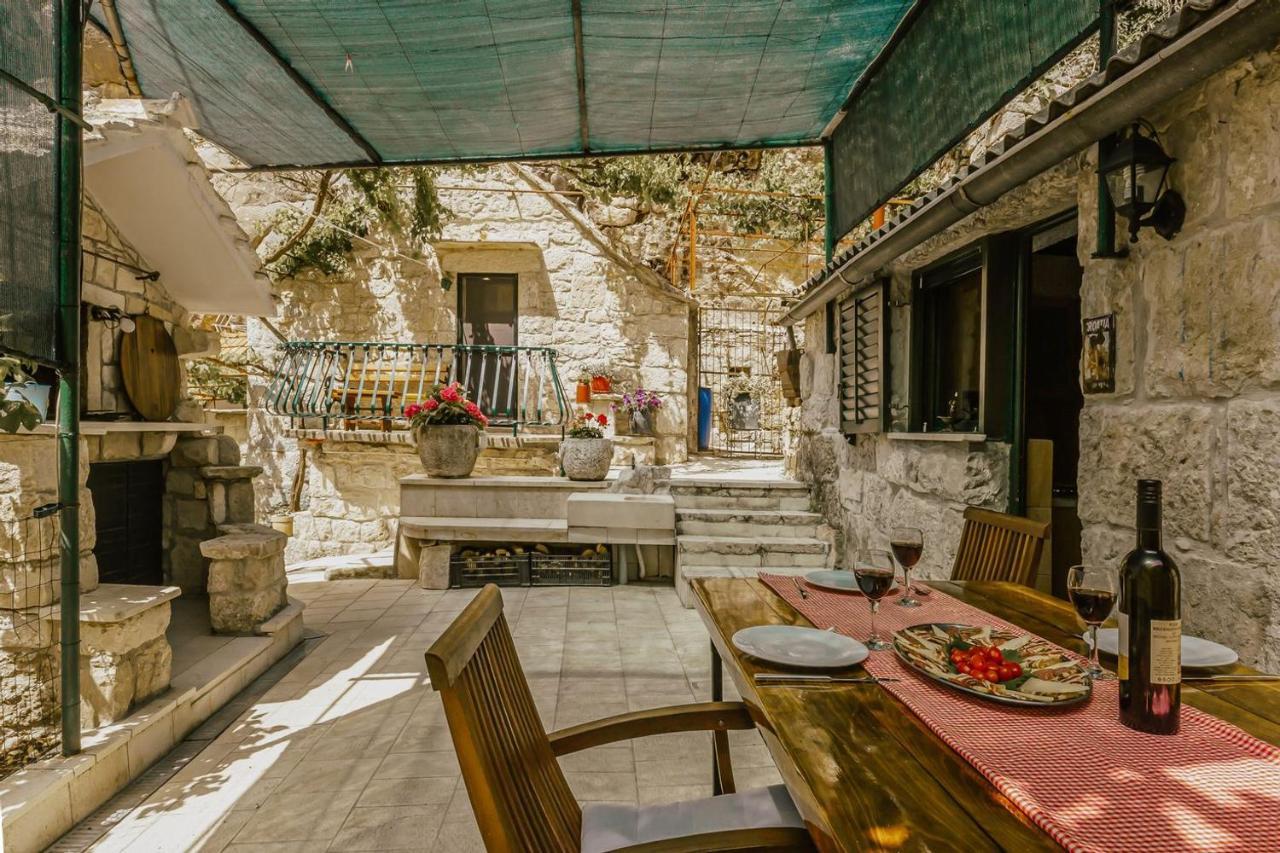 Villa Mini stone house Omiš Esterno foto