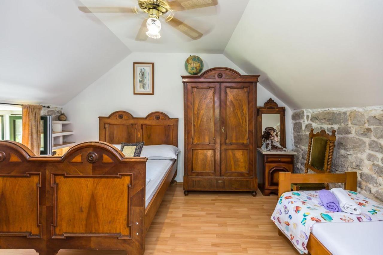 Villa Mini stone house Omiš Esterno foto