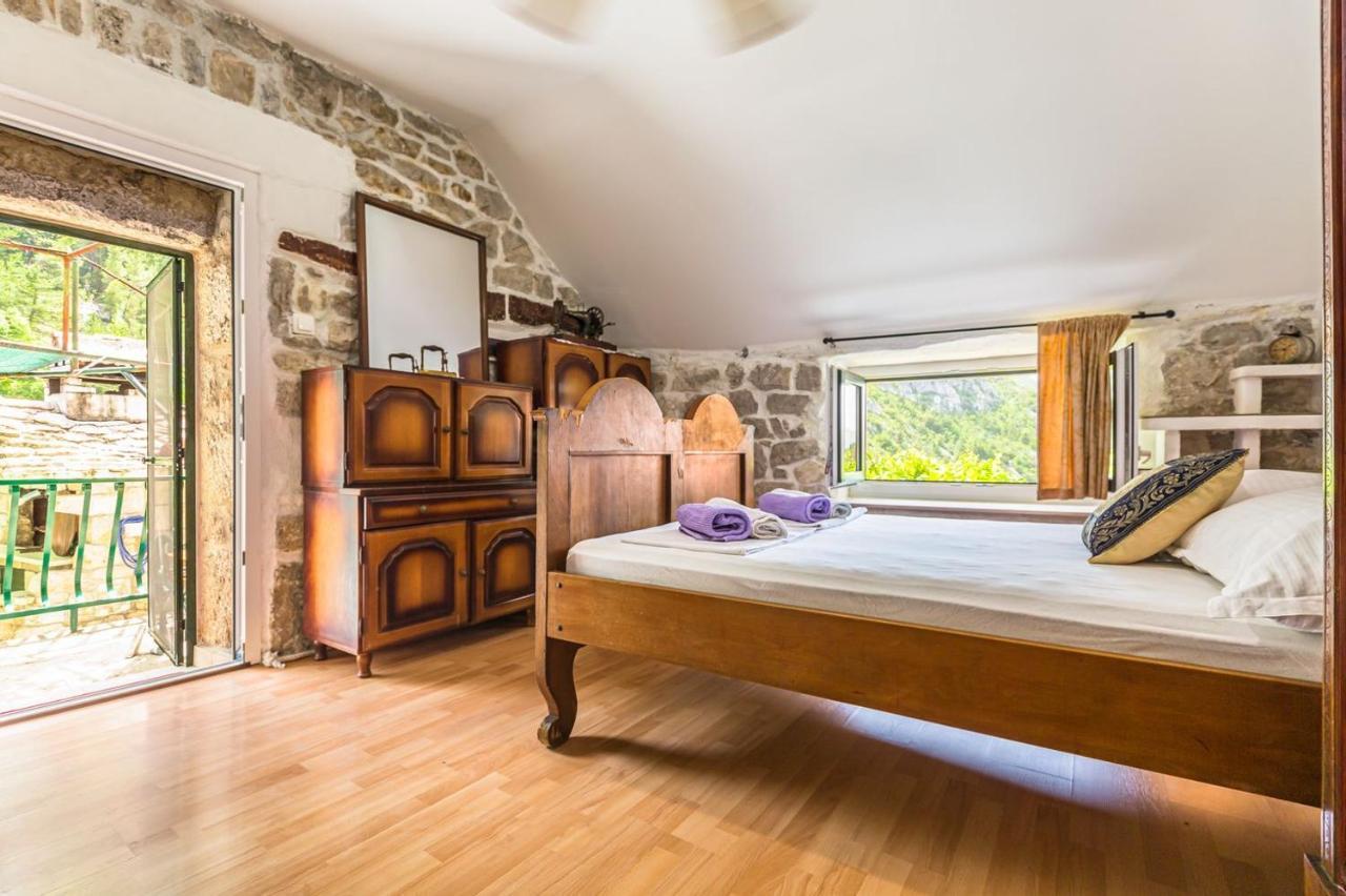 Villa Mini stone house Omiš Esterno foto